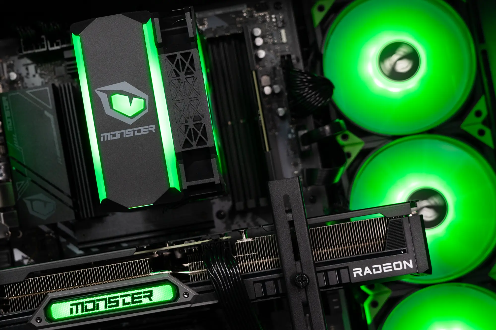 AMD Ryzen 7 İşlemcisi ile Monster Masaüstü Bilgisayarlar